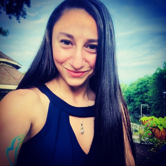 Meet your Posher, Jessica - Picture 4 of 4